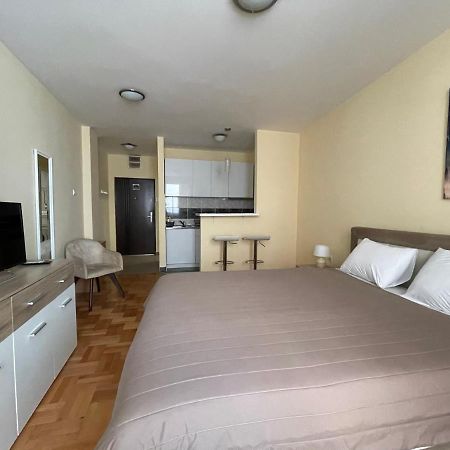 Trident Apartments 2 Nisz Zewnętrze zdjęcie